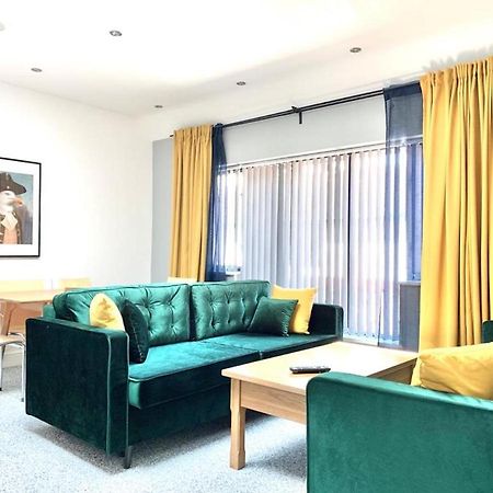 Premium Apartments Thatcham Broadway Eksteriør bilde