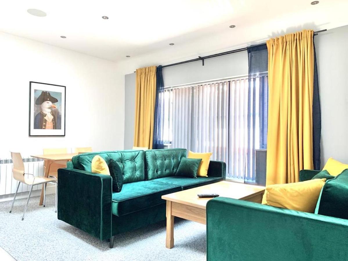Premium Apartments Thatcham Broadway Eksteriør bilde