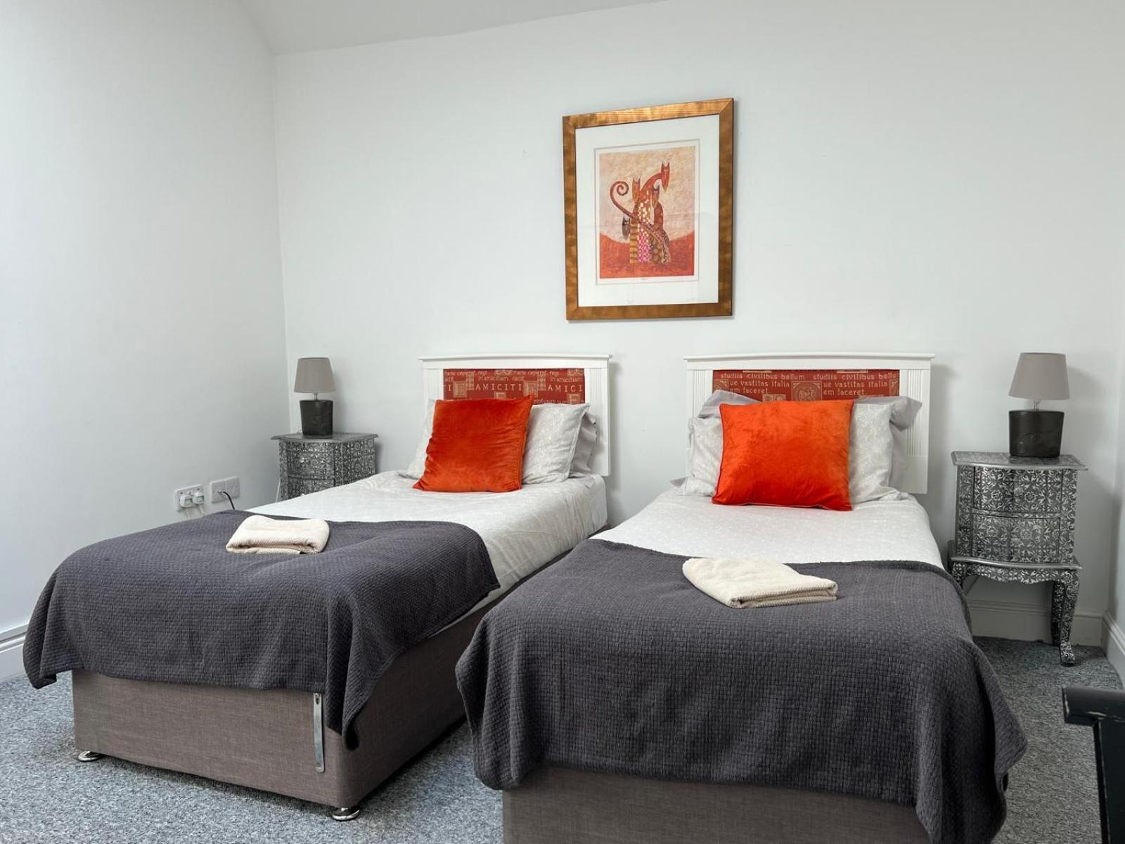 Premium Apartments Thatcham Broadway Eksteriør bilde